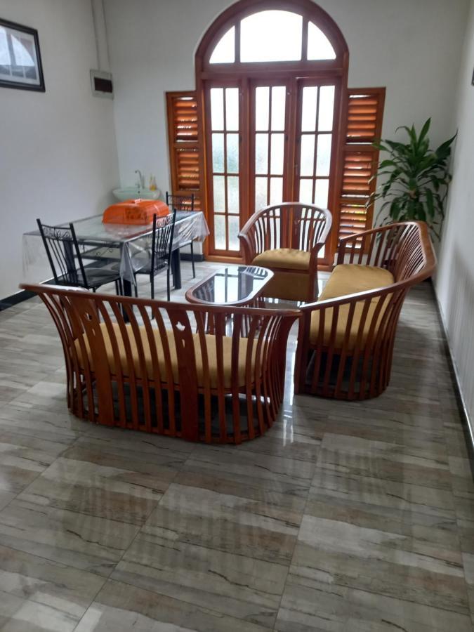 Villa Luxez Kalmunai Exterior foto